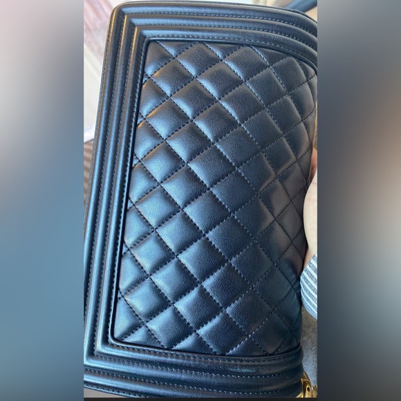 Chanel leboy Crossbody bag Medium|Lambskin - Picture 10 of 11